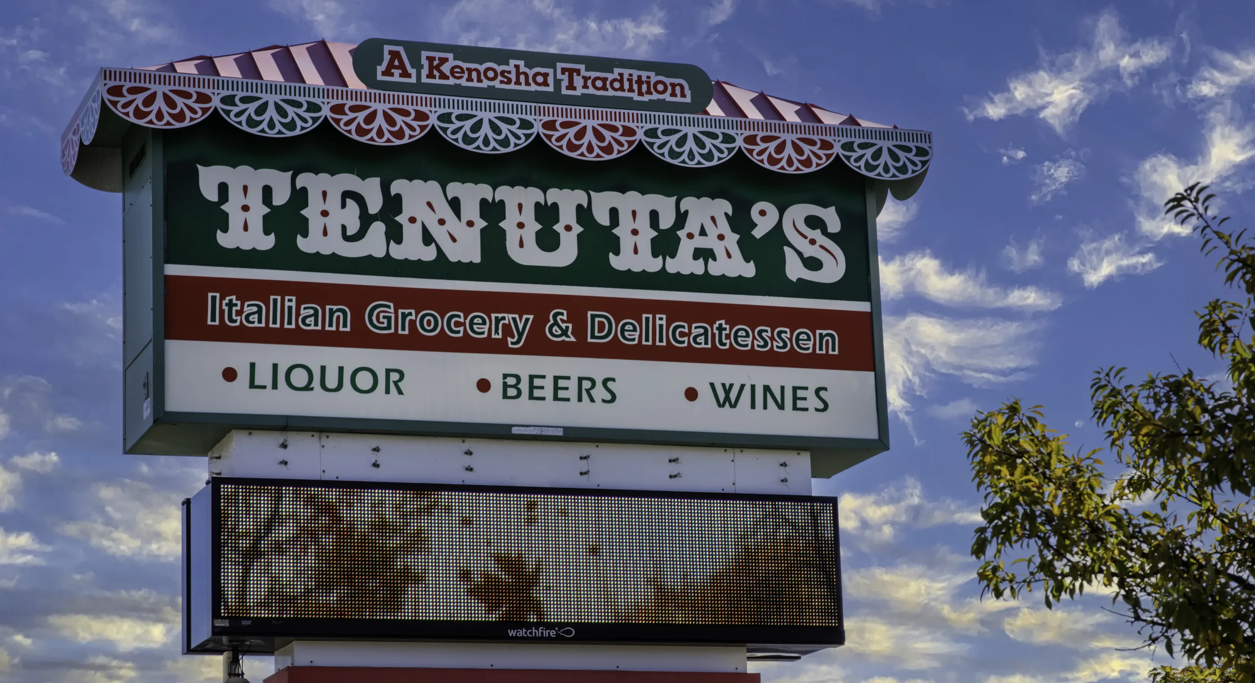 Tenuta's Exterior V3